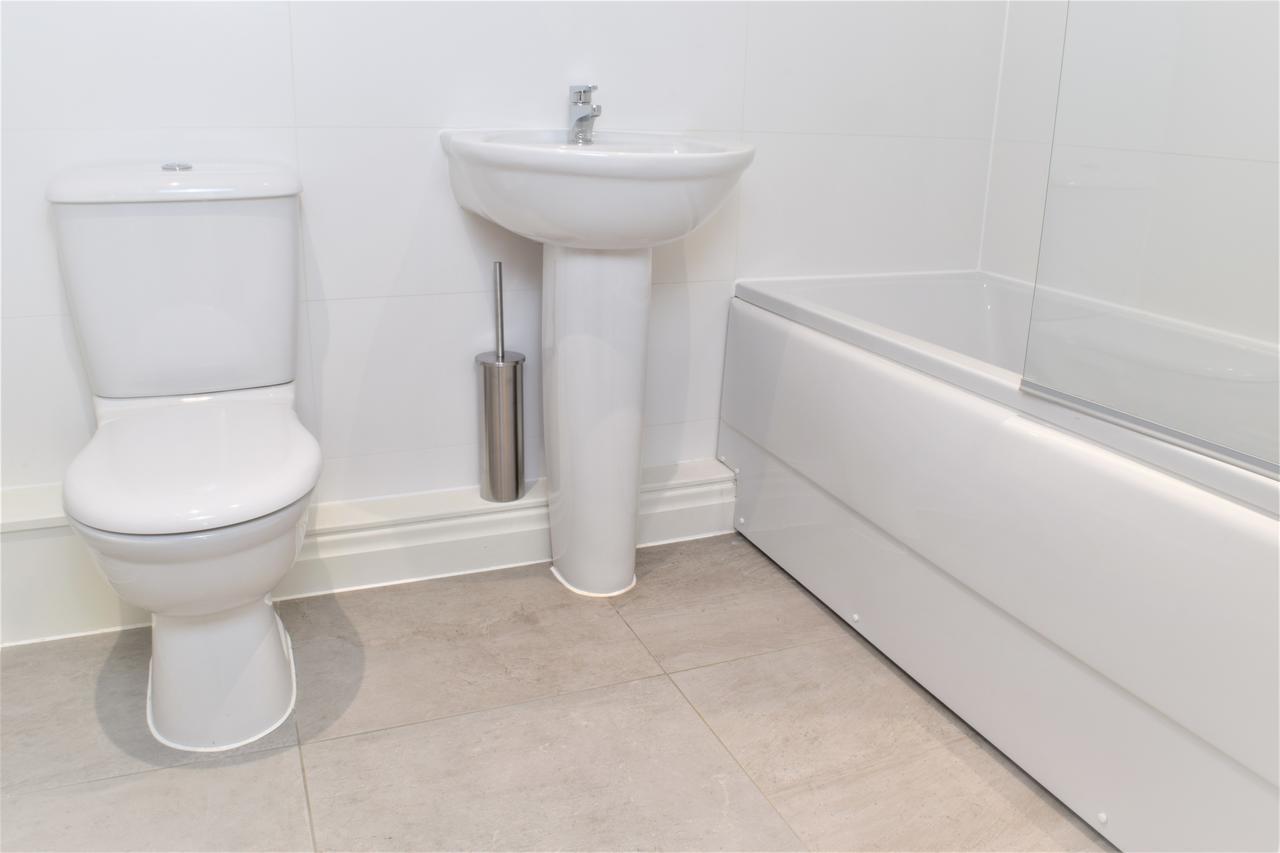 Westlake Apartments Peterborough Room photo
